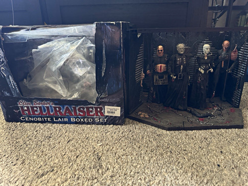 Neca hellraiser cenobite - cenobite, lair